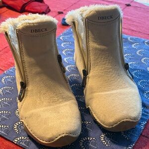 DBECK Women's Cozy Cream Ankle Booties
